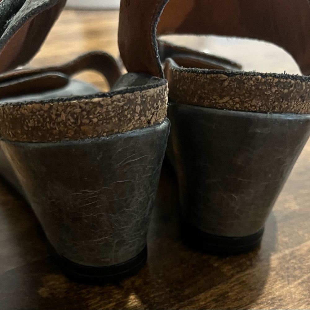Taos Carousel graphite wedge sandals - Picture 4 of 7